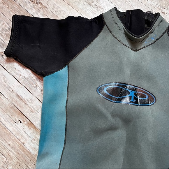 💚Ocean Pacific shorty wetsuit - Picture 2 of 8